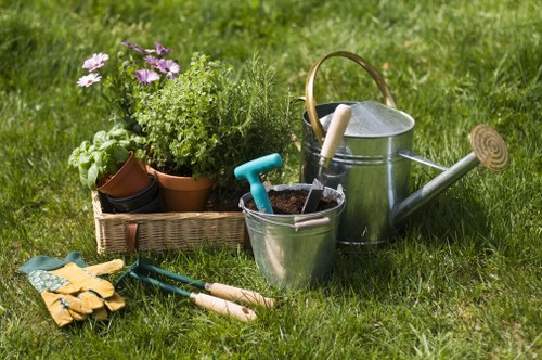 Free quote process for garden services in a busy West Green street